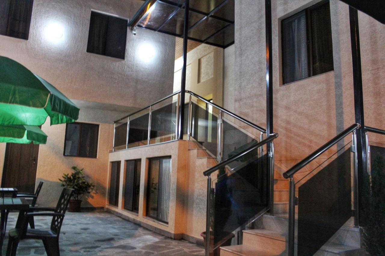 Hotel Elegant 2 Тбилиси Экстерьер фото